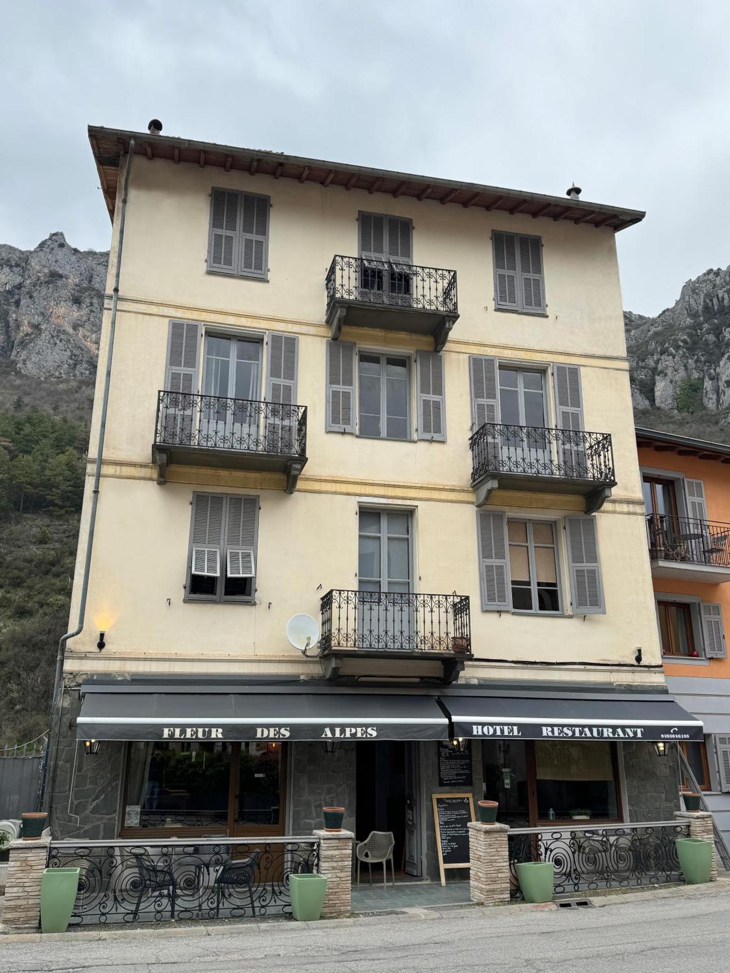 阿尔卑斯花卉酒店 La Brigue 外观 照片